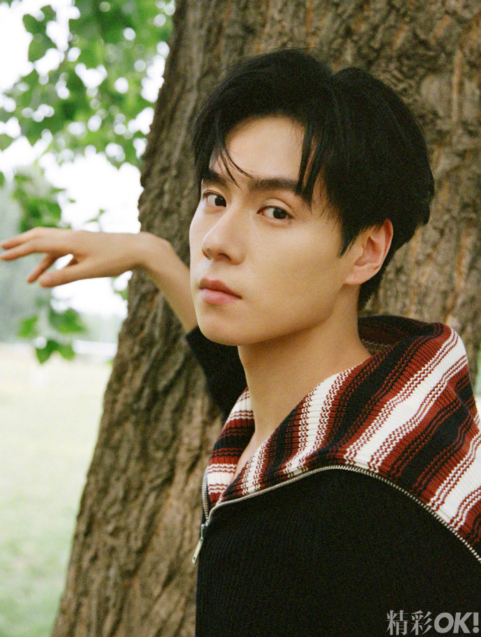 Pre - นิตยสาร OK หูอี้เทียน HuYitian 2024+ การ์ด 6