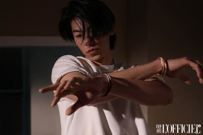 Pre - นิตยสาร L’Officiel China สวี่กวงฮั่น XuGuanghan เกร็กซู 4/2024