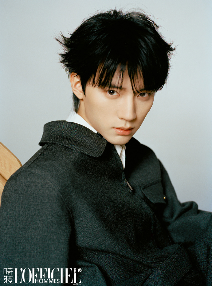 Pre - นิตยสาร L’Officiel Hommes โจวอี้หราน zhouyiran 2023 + การ์ดอฟช.