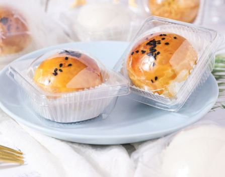 กล่องใส่ขนมเปี๊ยะลาวา ก้น5x5ซม x สูง4.2 ซม (50ชุด/แพ็ค) กล่องใส่ขนมไหว้พระจันทร์ กล่องใสสี่เหลี่ยม+ฝาโดม กล่องพลาสติกใส B65