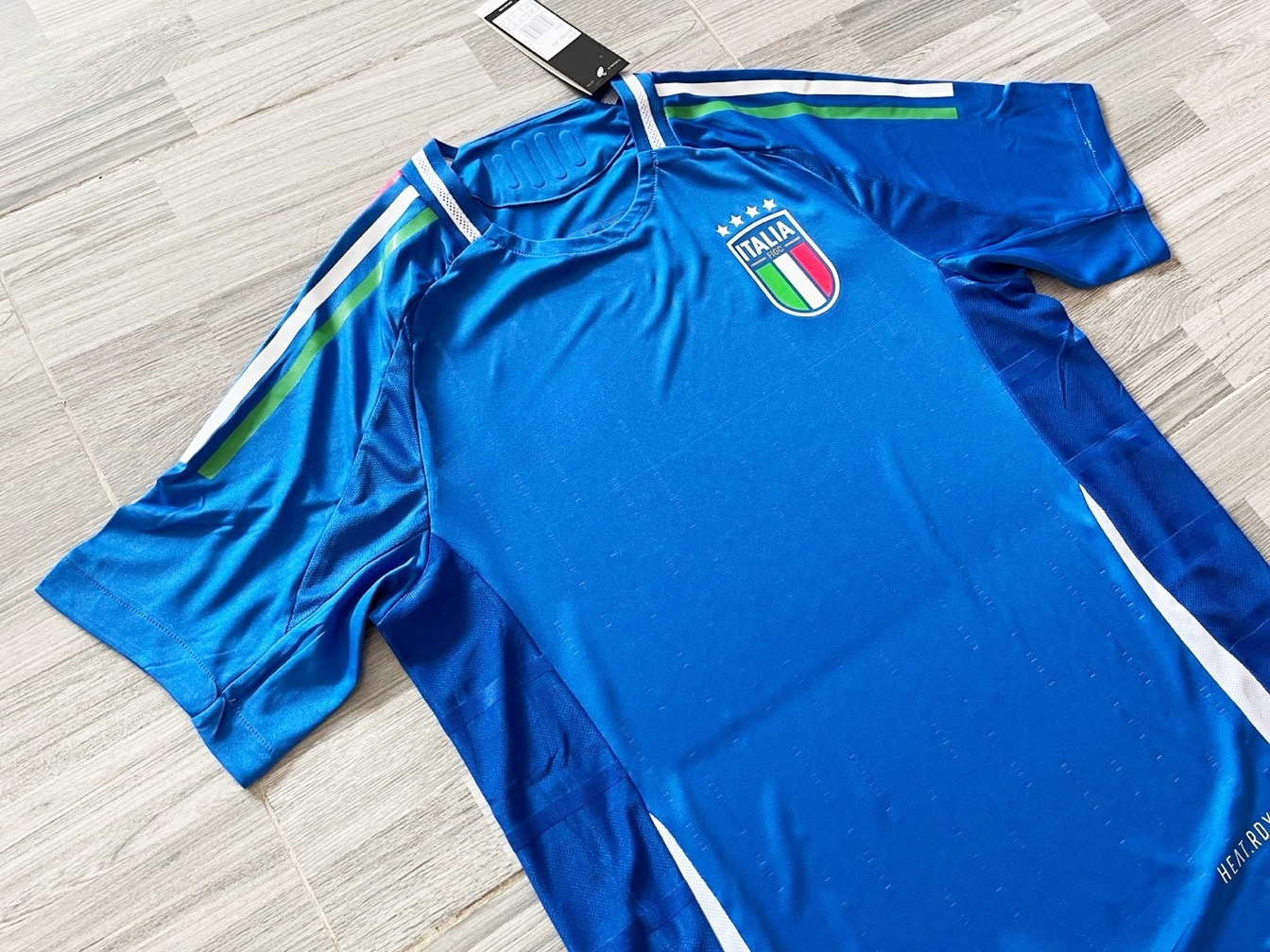 เสื้อฟุตบอล อิตาลี Italia สีนำ้เงิน เกรดนักเตะ 2024