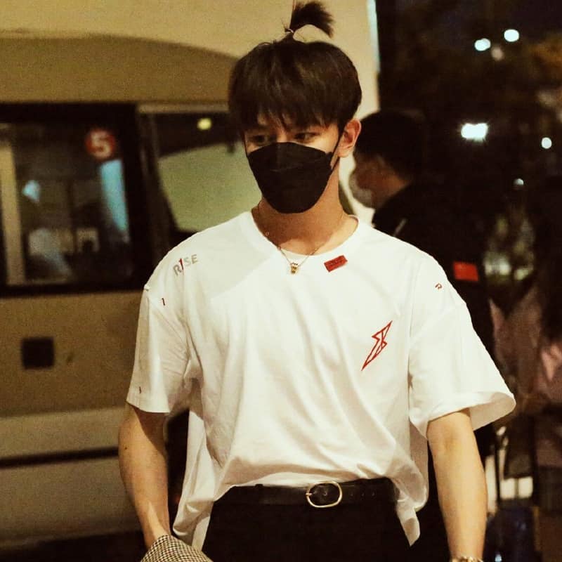 Pre - เสื้อลาย R1SE แขนสั้น (ไม่ใช่อฟช.)