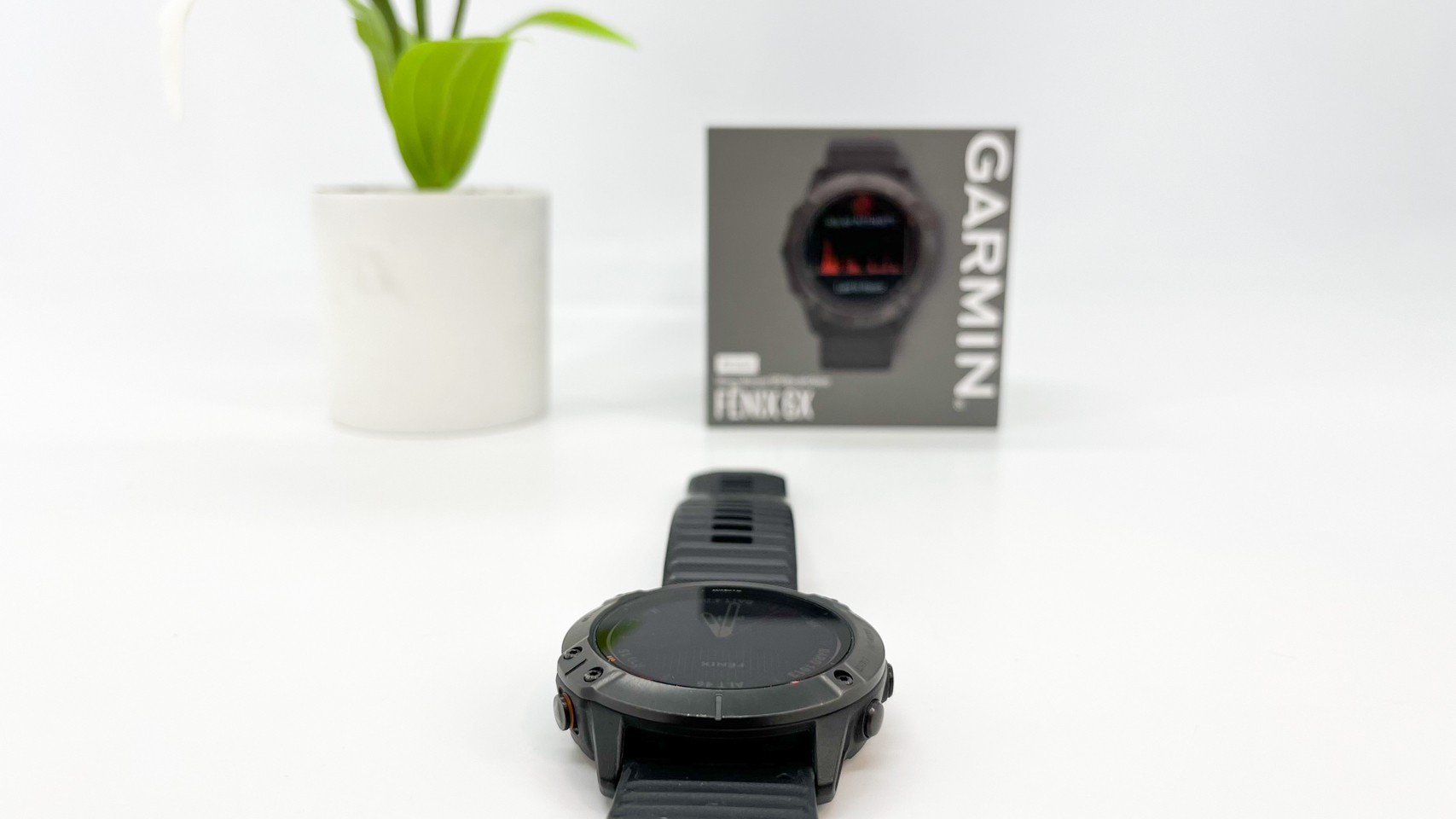 Garmin fēnix 6X Pro Solar - Titanium Carbon Gray DLC with Black Band