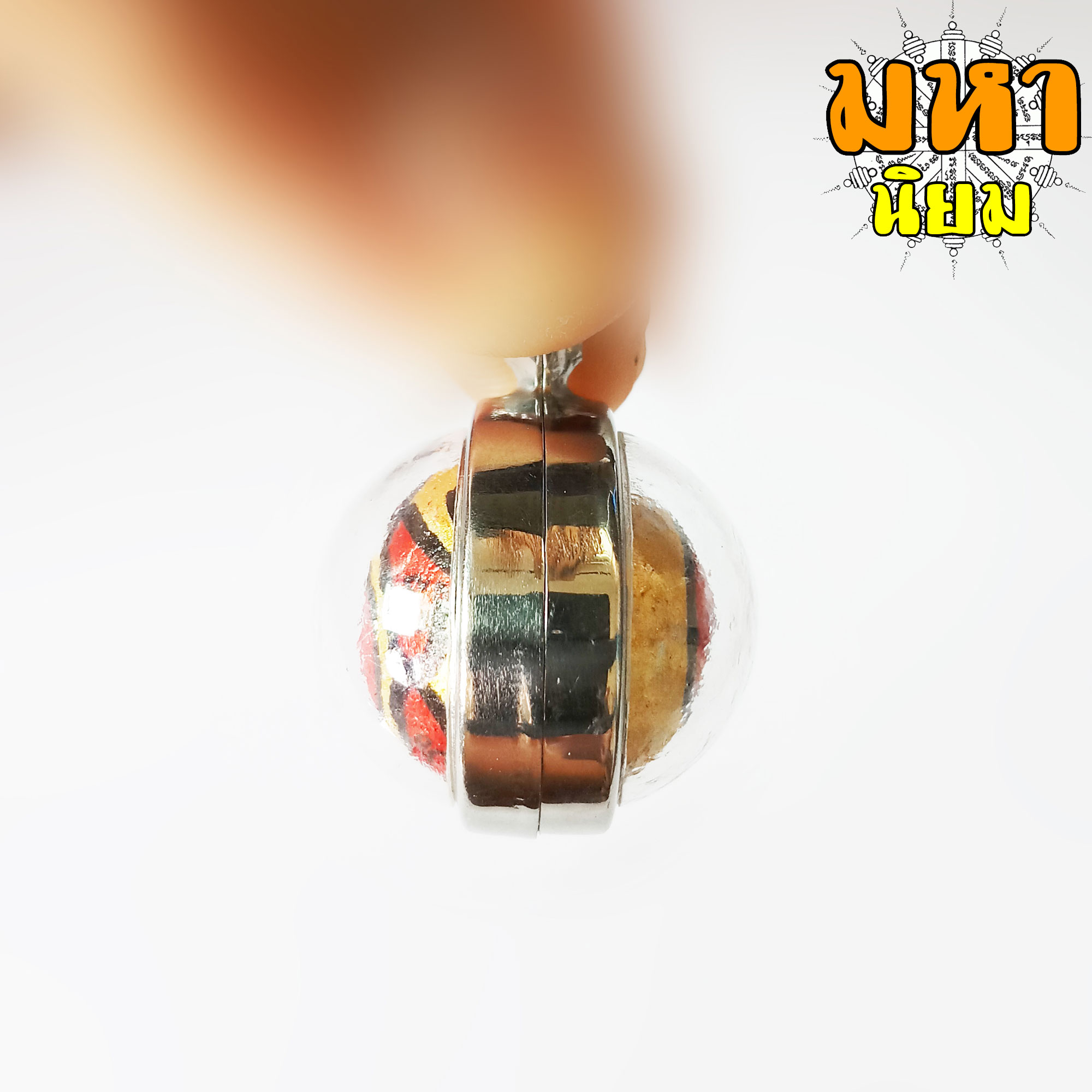 ลูกอม หลวงปู่ทิม วัดละหารไร่ จ.ระยอง เลี่ยมกรอบอย่างดี