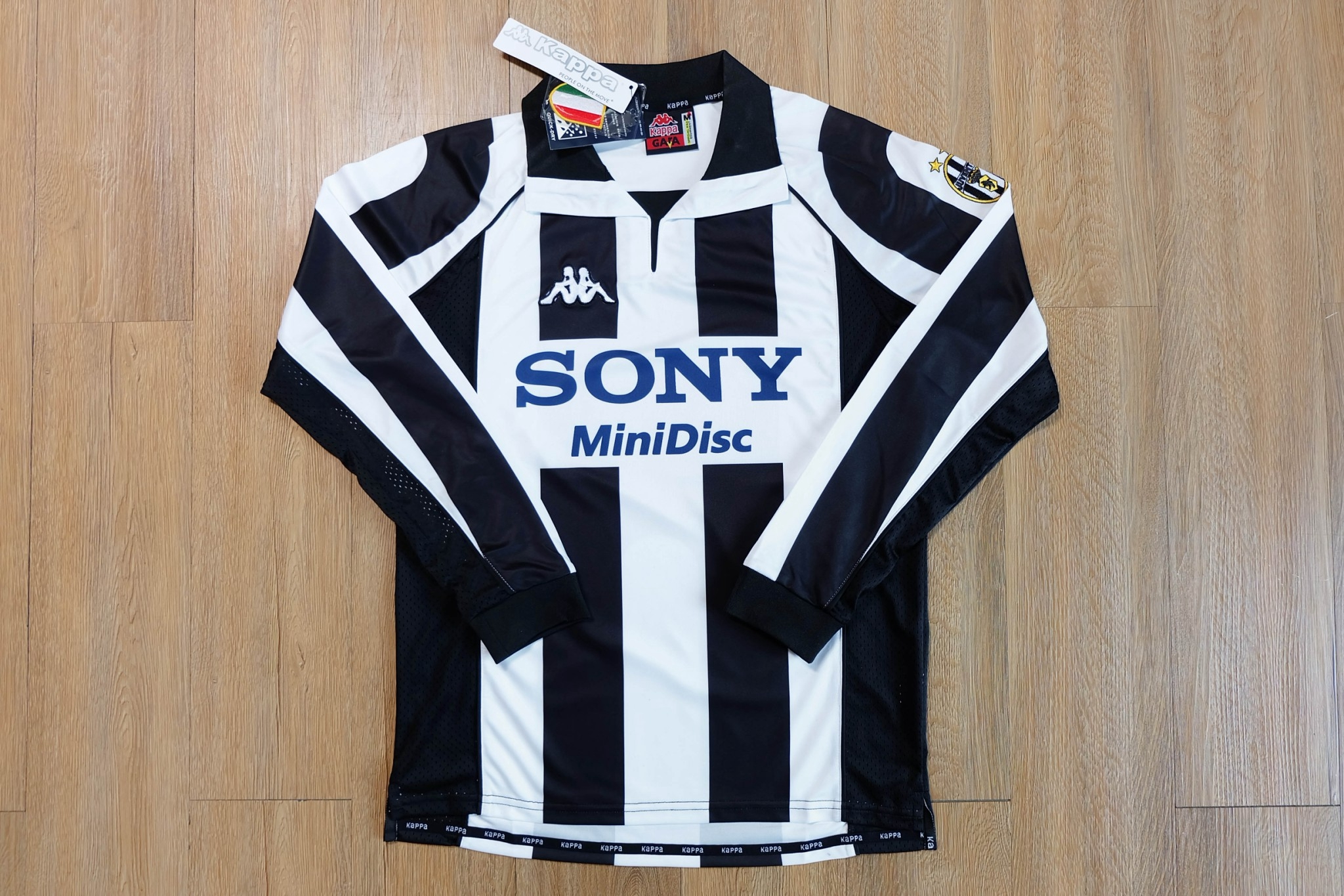 Retro เสื้อฟุตบอลยูเวนตุส แขนขาว เกรดแฟนบอล 1997-1998
