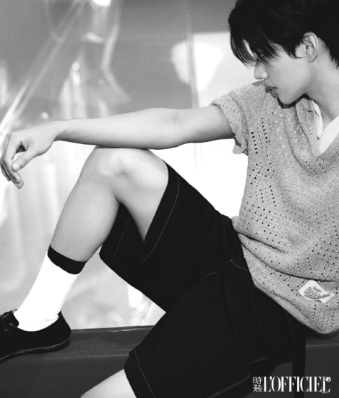 Pre - นิตยสาร L’Officiel China โจวเคออวี่ Zhoukeyu DanielZhou 2025+การ์ด