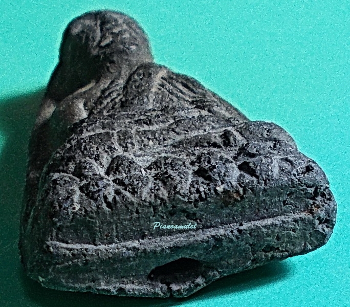 ลป.ทวด พิมพ์ใหญ่ ปลายแหลม (เล็บเหยี่ยว) วัดประสาท ปี 06