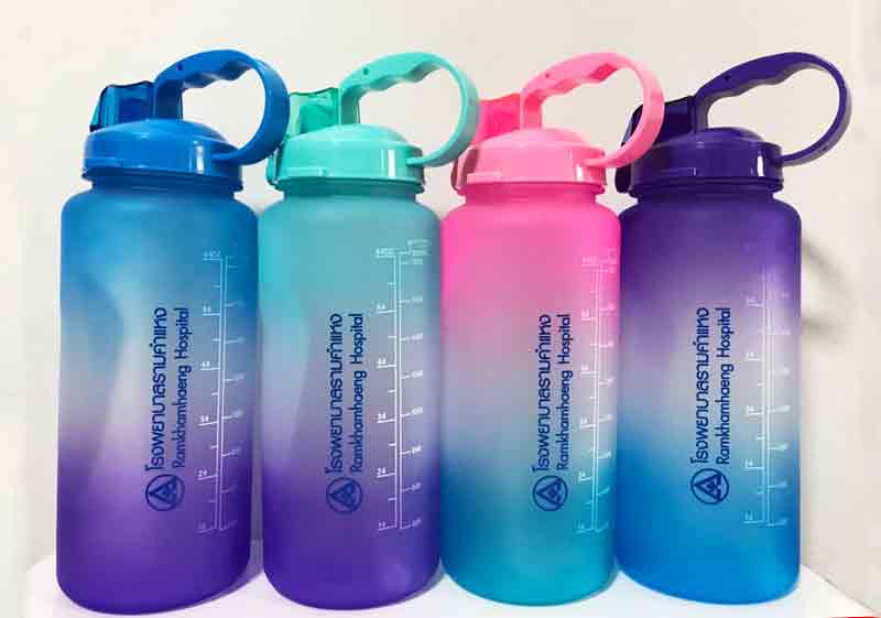 สกรีน พิมพ์ขวดพลาสติกเนื้อด้าน 1 สี