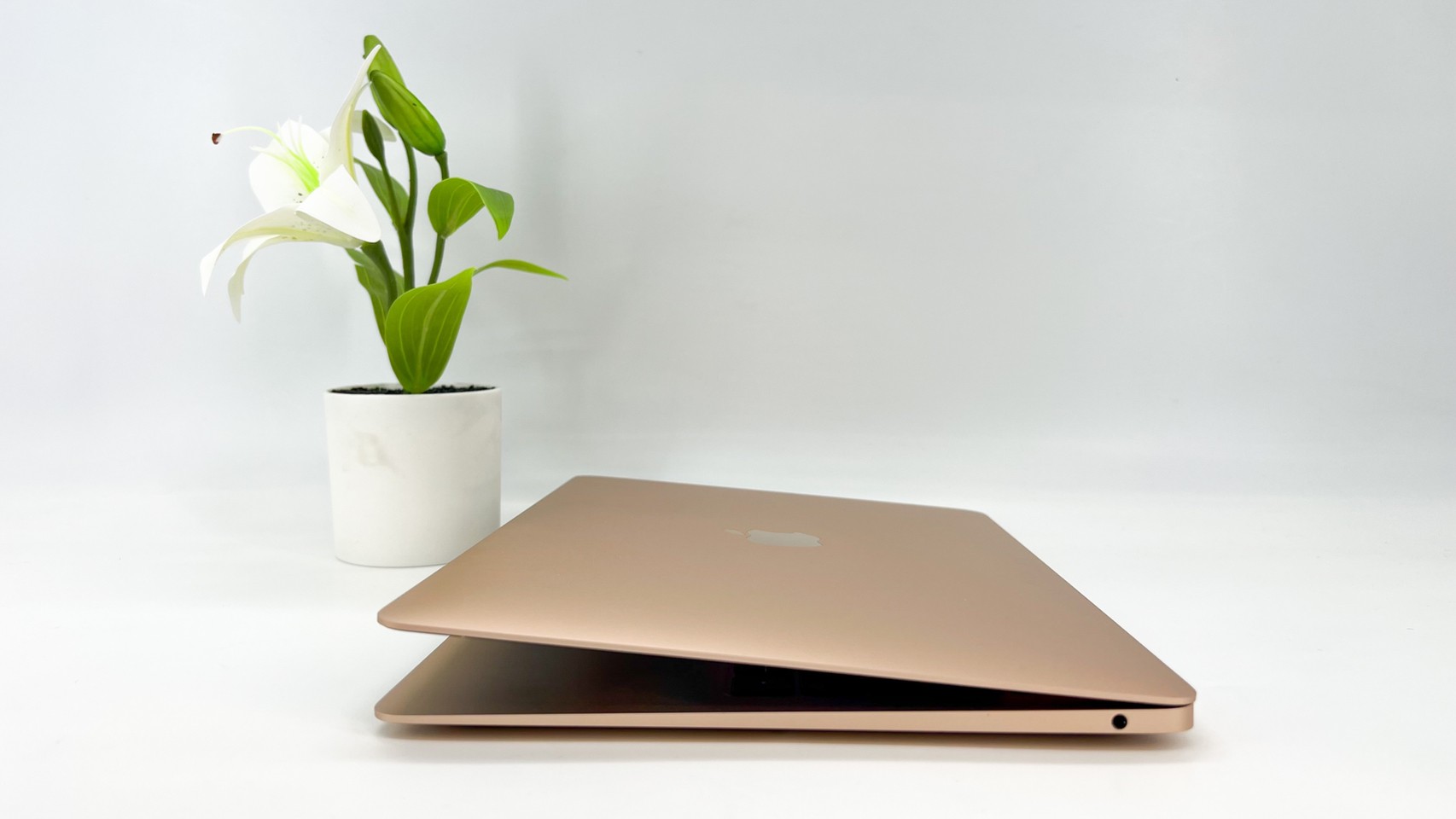 MacBook Air (Retina, 13 นิ้ว 2019 )
