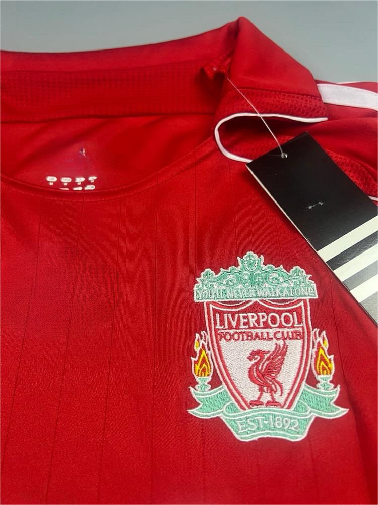 Retro เสื้อฟุตบอลย้อนยุค เกรด Retro ลิเวอร์พลู สีแดง ปี 2006 Home สกรีนชื่อ GERRARD, TORRES, SUAREZ