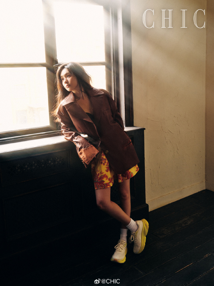 Pre - นิตยสาร CHIC เจิ้งเหอฮุ่ยจื่อ ZhengheHuizi 郑合惠子 5/2024