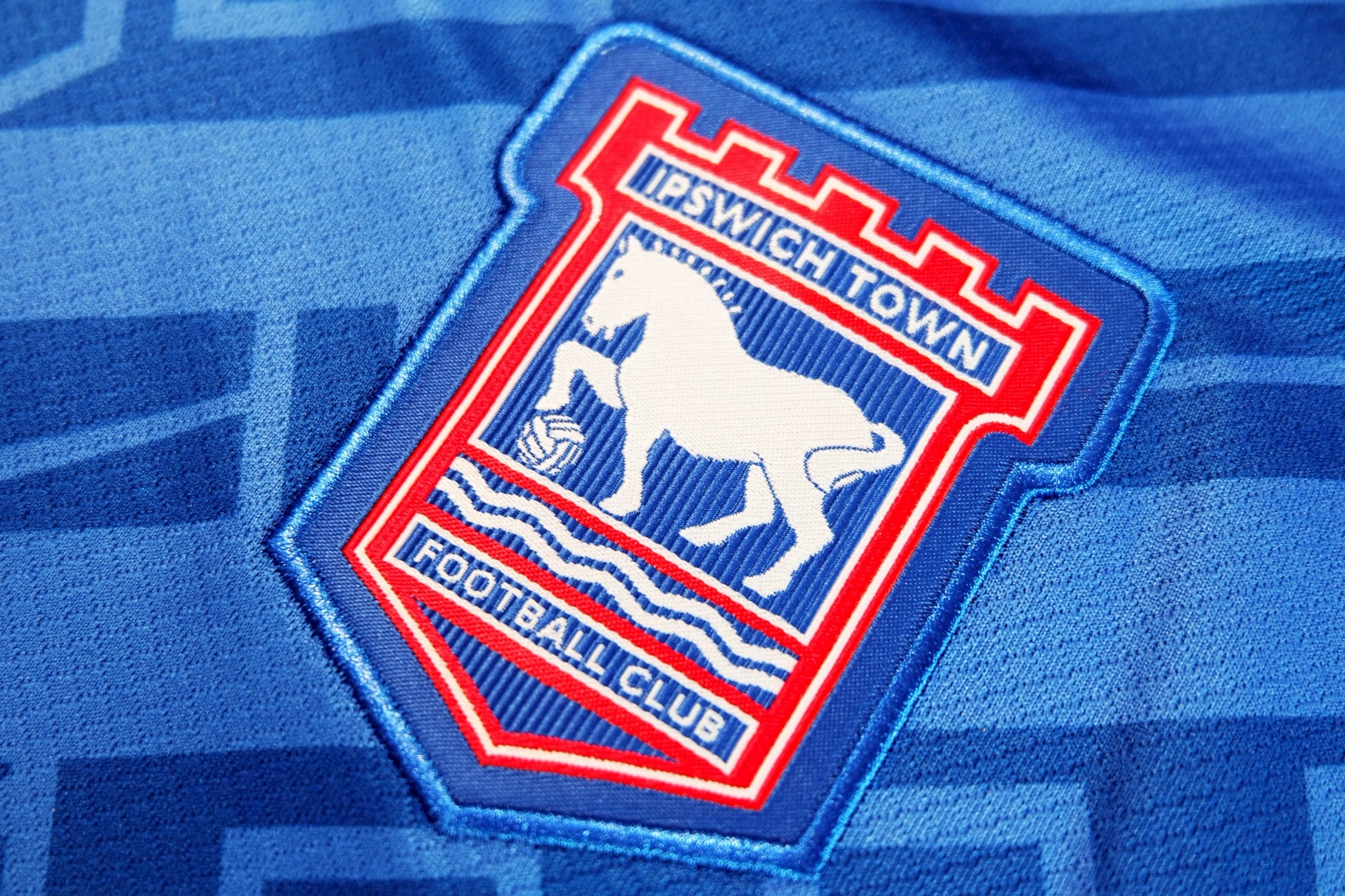 มาใหม่เสื้อฟุตบอล อิปสวิช เหย้า สีน้ำเงิน เกรดแฟนบอล 2025