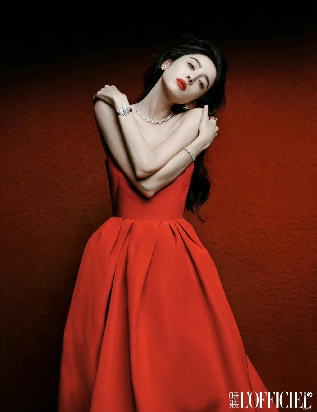 Pre - นิตยสาร L'Officiel กู่ลี่น่าจา Gulinazha 古力娜扎 2024