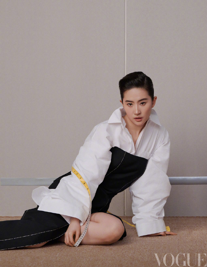 Pre - นิตยสาร Vogue หลิวอี้เฟย LiuYifei 2024