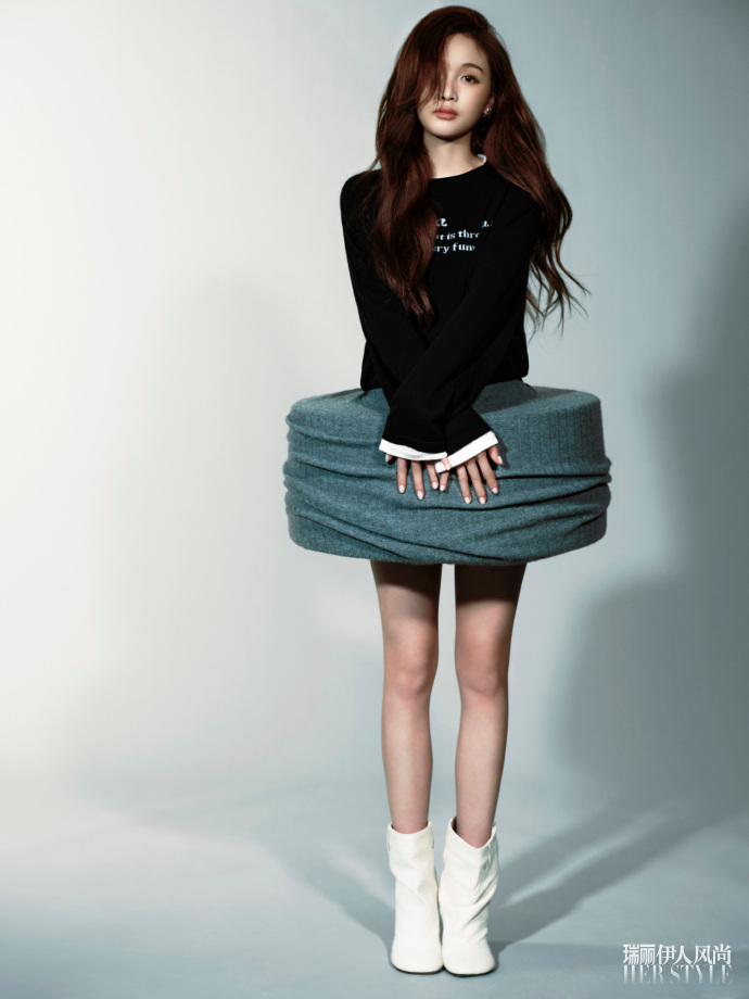 Pre - [瑞丽伊人风尚] นิตยสาร Rayli HerStyle อู๋เซวียนอี๋ WUXUANYI BETTYWU 2024