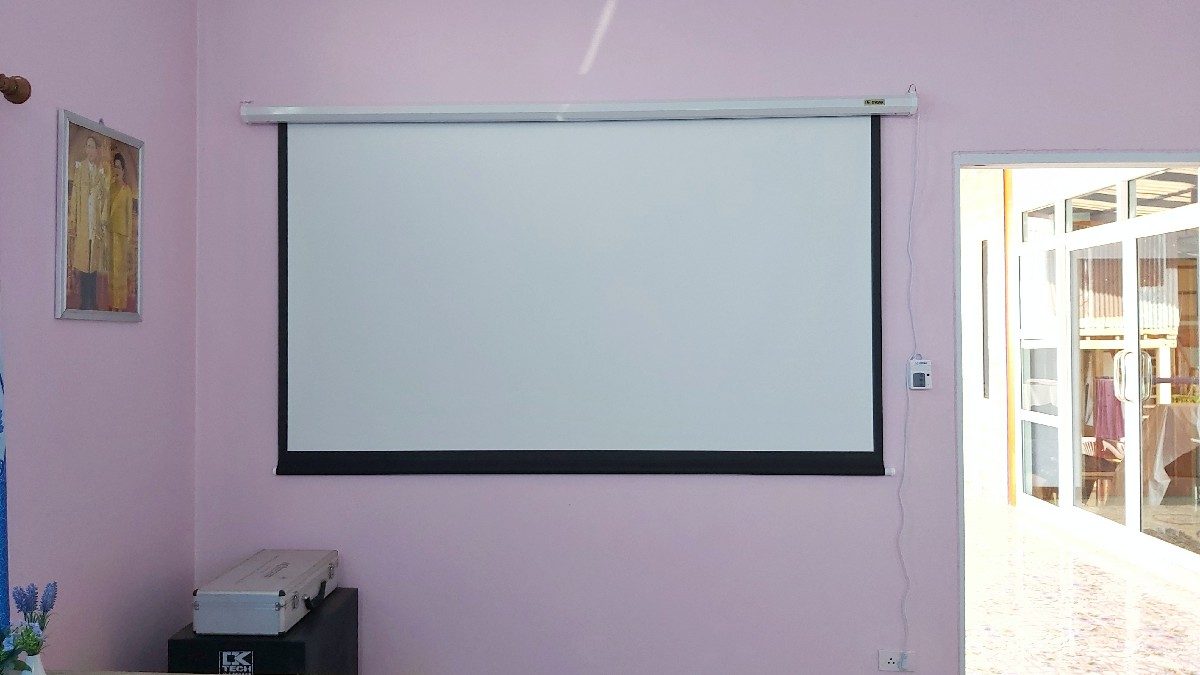 จอโปรเจคเตอร์ไฟฟ้า Gygar Motorized Screen 100 นิ้ว 4:3 พร้อมรีโมท