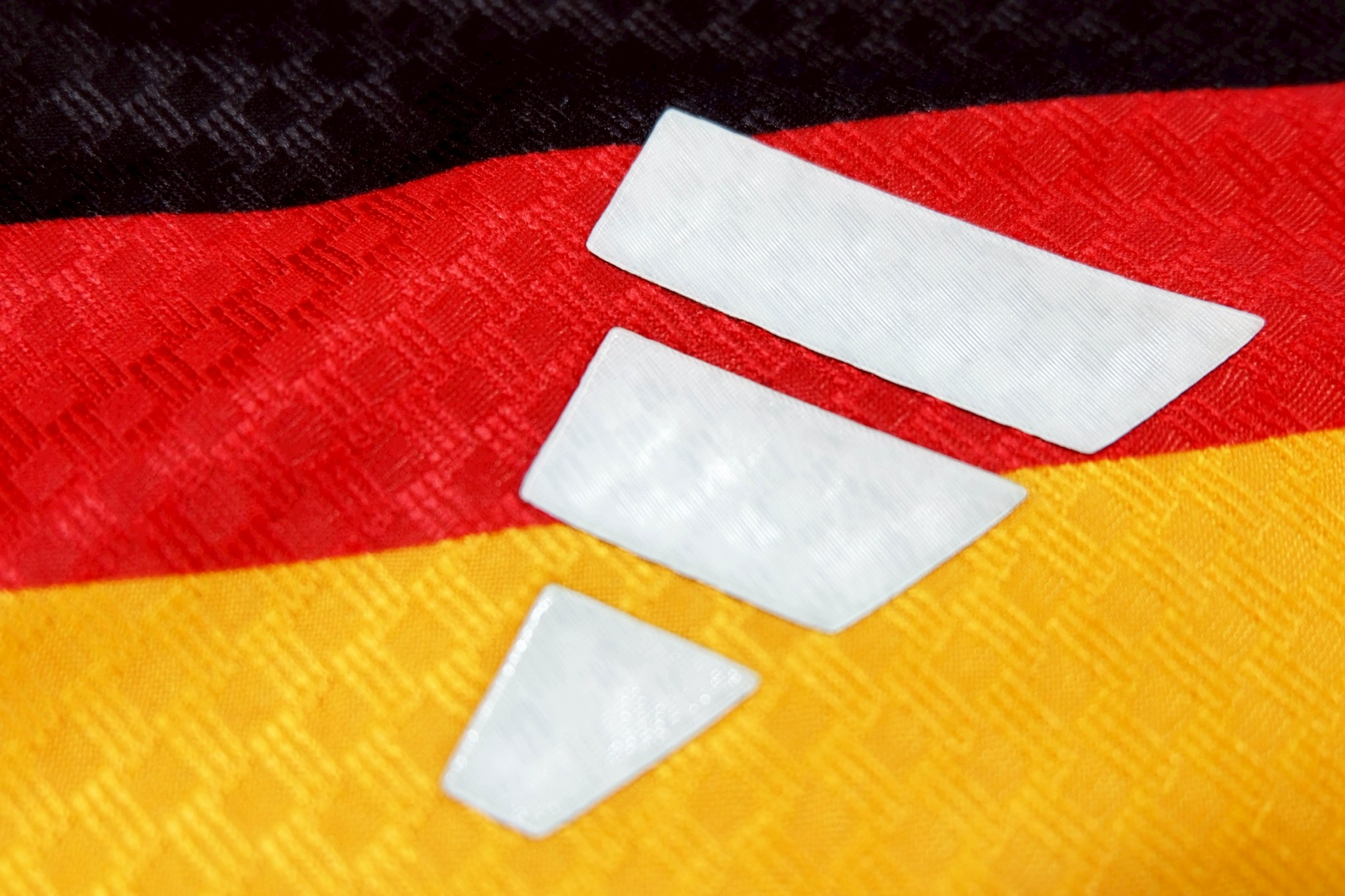 มาใหม่เสื้อฟุตทีมชาติทีมชาติเยอรมัน เหย้า สีขาว สำหรับผู้ชาย Player Edition เกรดนักเตะ 2026