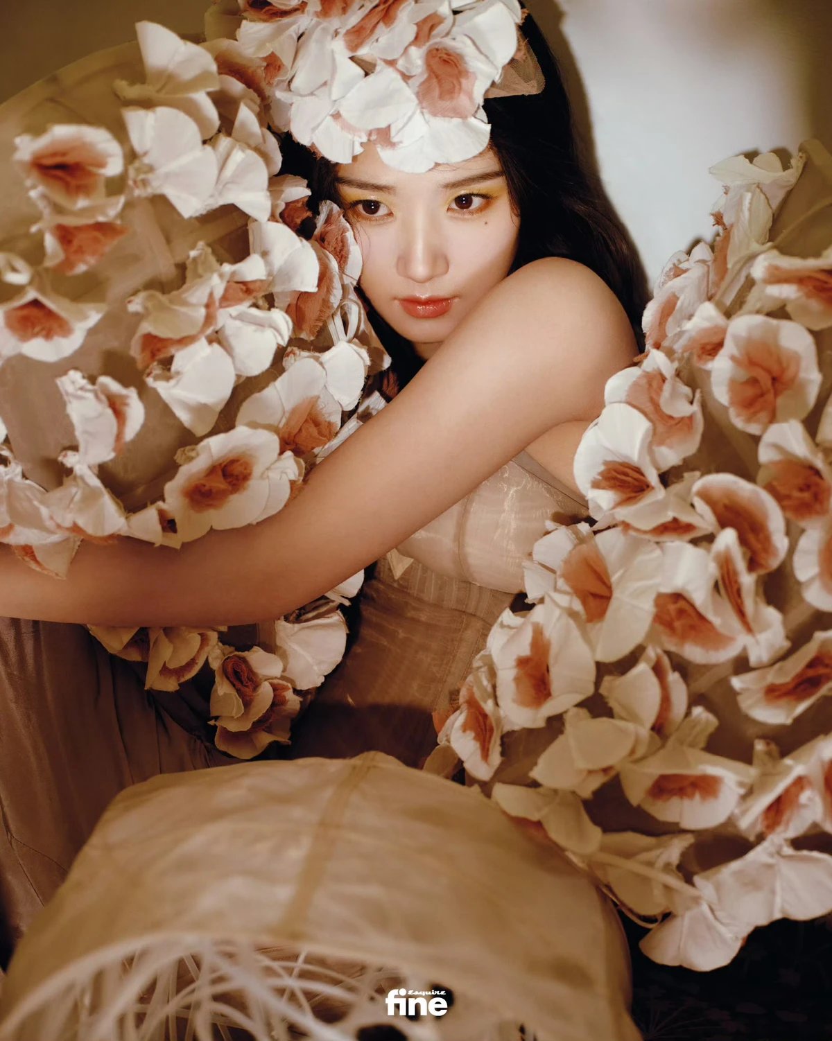 Pre - นิตยสาร ESQUIRE FINE China 卢昱晓 หลูอวี้เสี่ยว LuYuxiao 2025