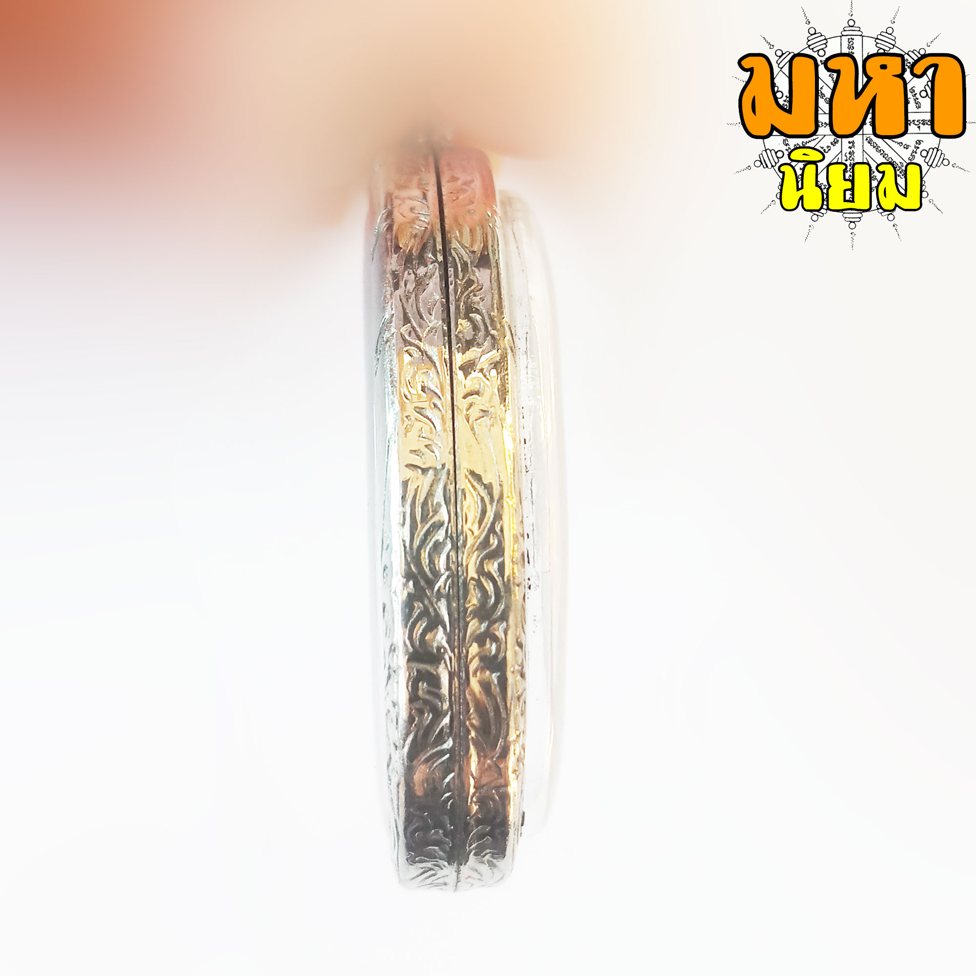 เหรียญพ่อท่านคล้าย วาจาสิทธิ์ วัดสวนขัน จ.นครศรีธรรมราช เนื้อเงินลงยา เลี่ยมกรอบเงิน