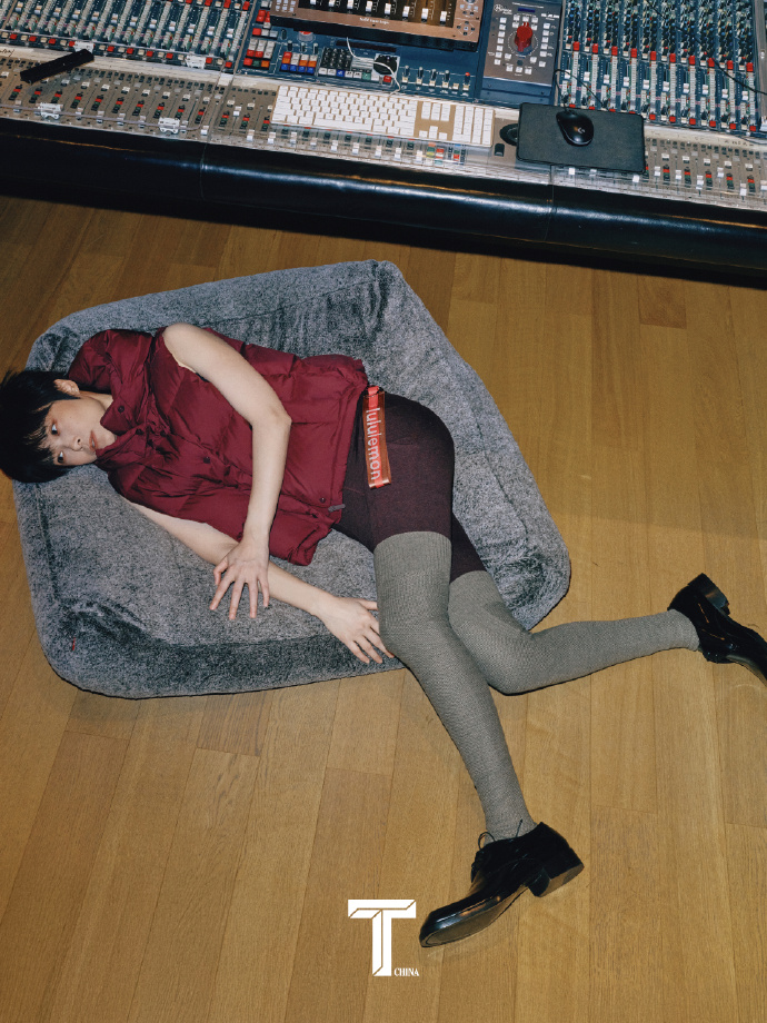 Pre - นิตยสาร T Magazine China หลีอวี่ชุน LIYUCHUN 李宇春 2025+การ์ด 5