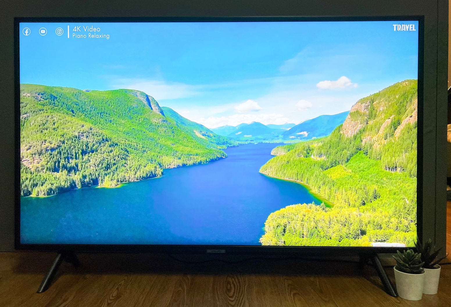 TV UHD LED (43", 4K, Smart) รุ่น UA43RU7200KXXT
