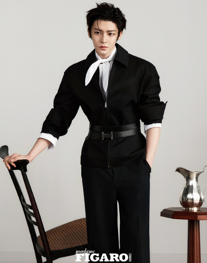 นิตยสาร Madame Figaro Hommes โหวหมิงฮ่าว 侯明昊 HouMinghao 2025+ การ์ดสุ่ม