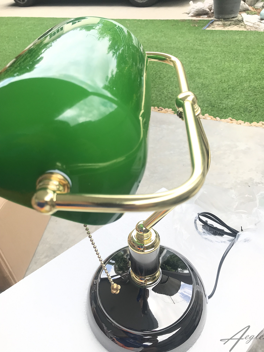 โคมไฟตั้งโต๊ะรุ่น วินเทจโบราณโคมสีเขียว ฐานดำ-ก้านทอง แบบดึง