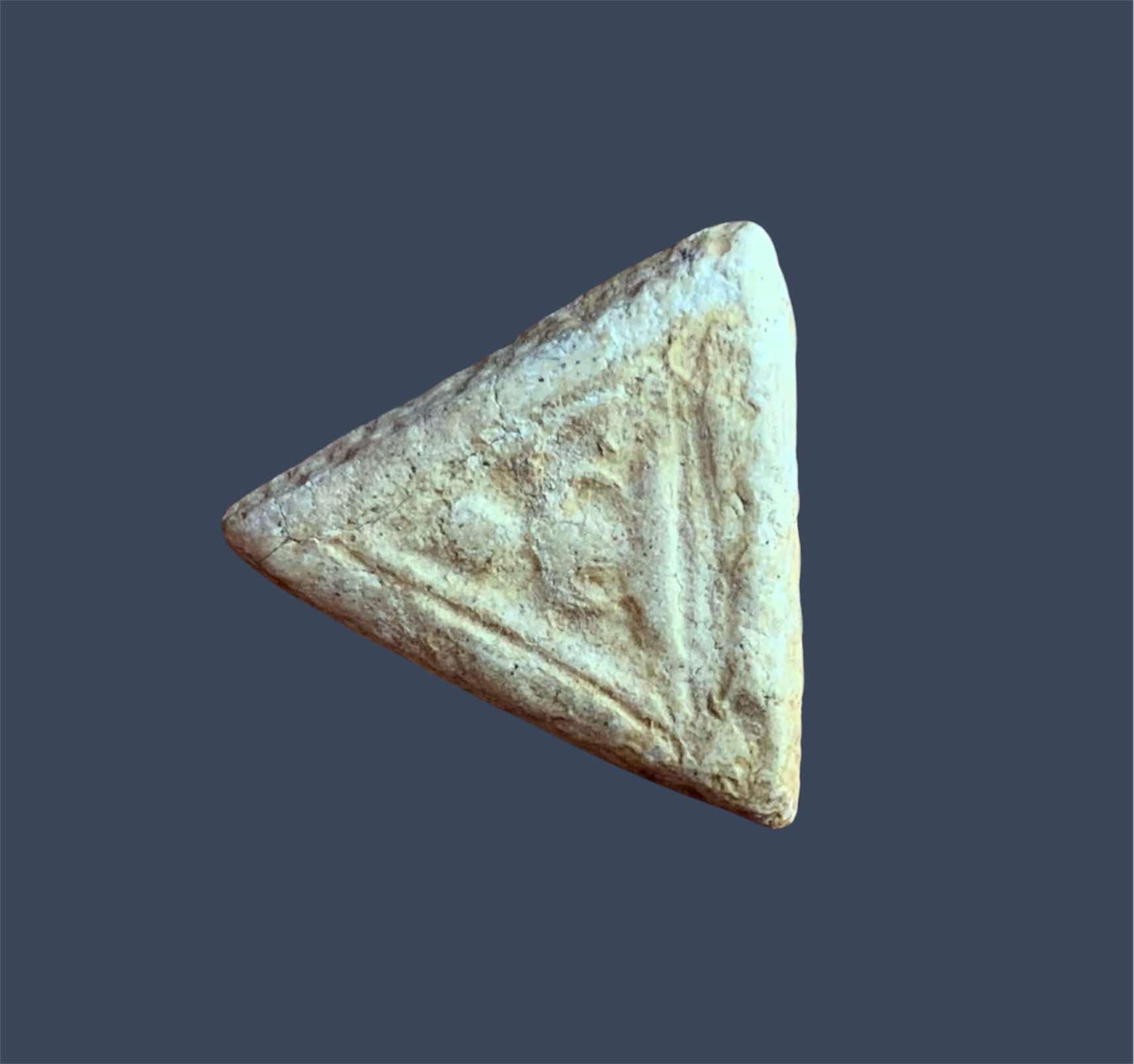 สมเด็จบางขุนพรหม กรุเจดีย์เล็ก พิมพ์สามเหลี่ยม