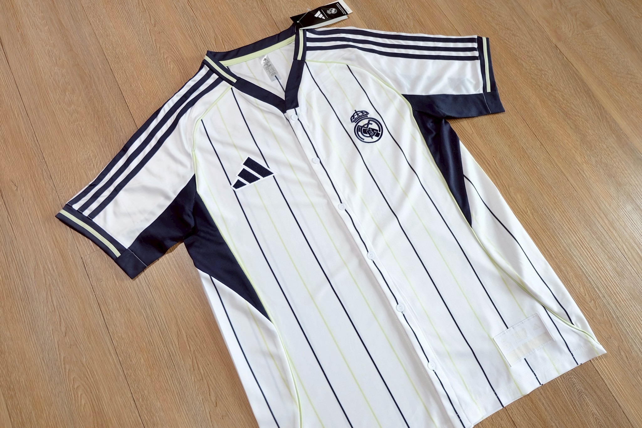 เสื้อเบสบอล Baseball ทีมเรอัล มาดริด สีขาว เกรดเเฟนบอลพรีเมี่ยม 2025