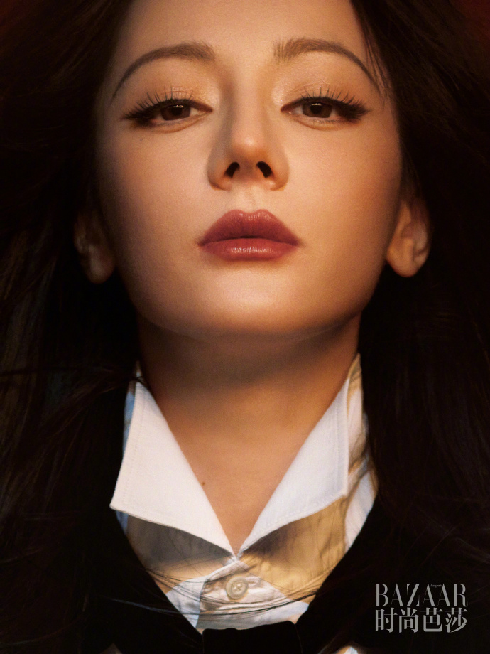 Pre - นิตยสาร 时尚芭莎 – Harper’s Bazaar ตี่ลี่เรอปา Dilireba 迪丽热巴 2025+เซ็ตการ์ด