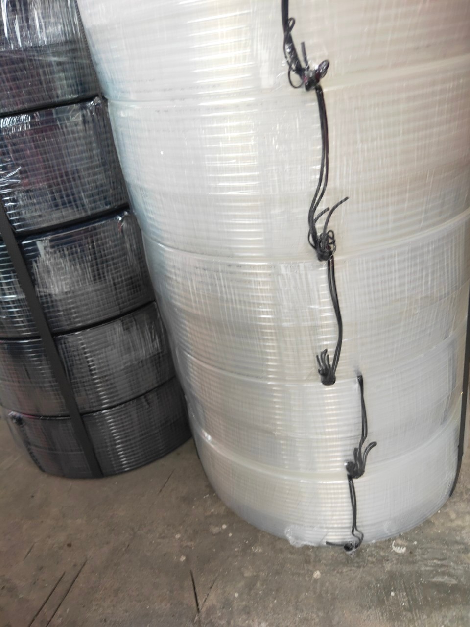 1.ท่อไนล่อน Nylon Tube สีขาว,สีดำ ขนาด 2x4 mm. (2x4มม.)