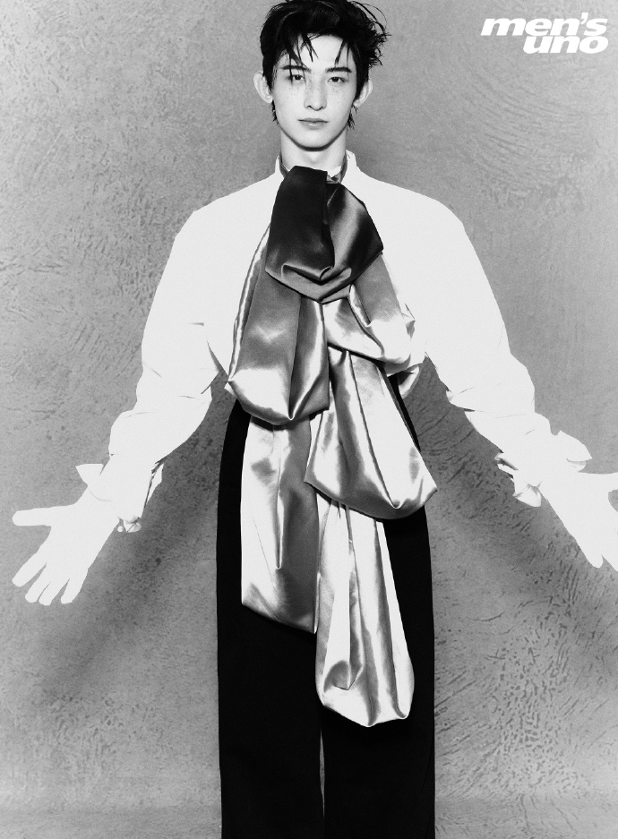 Pre - นิตยสาร 风度men's uno ฉางหัวเซิน ChangHuasen 2025+โปสเตอร์สุดพิเศษ+การ์ด 5