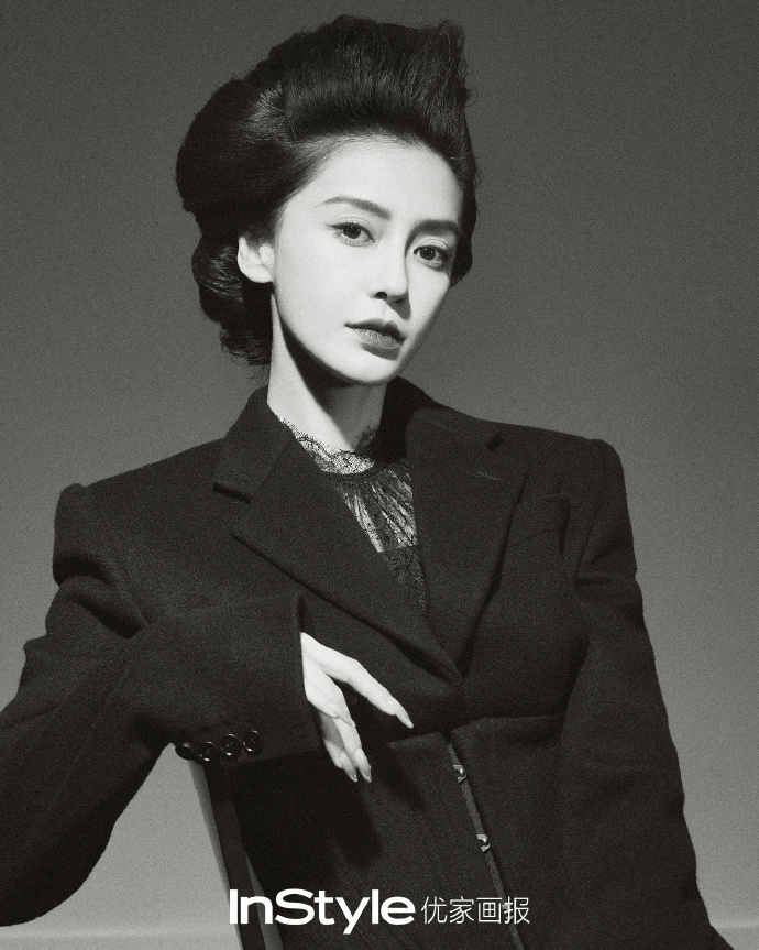 Pre - นิตยสาร InStyle China แองเจล่าเบบี้ Angelababy 杨颖 หยางอิ่ง 2025+ชุดโปสการ์ดสุดพิเศษ