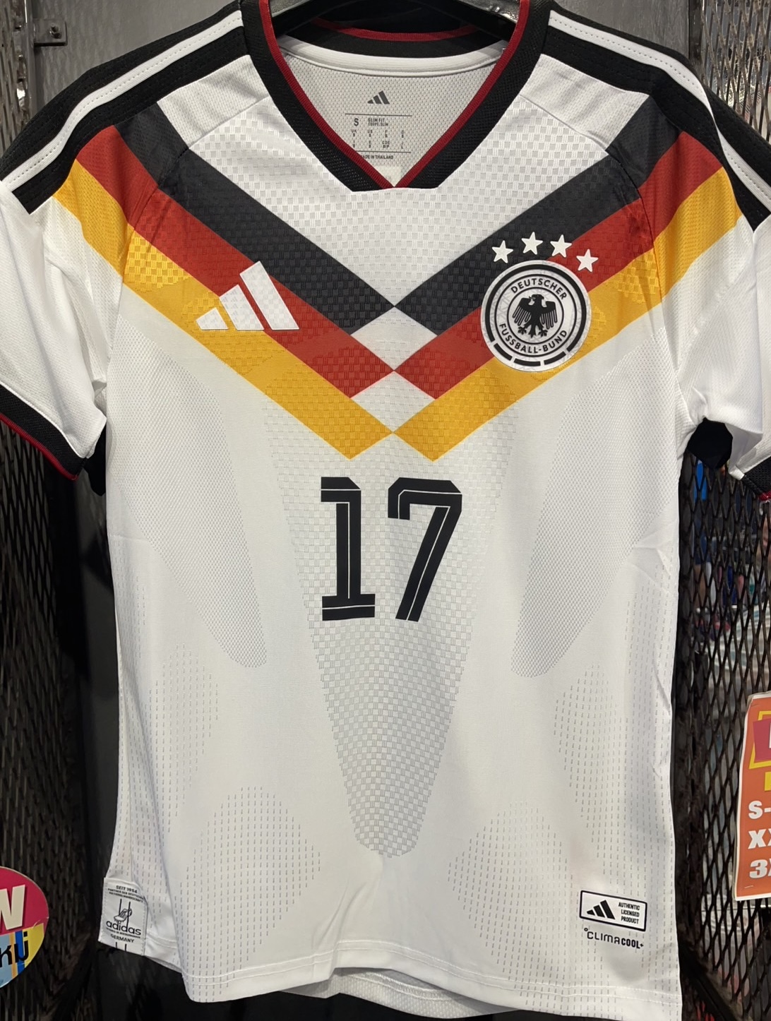 2026-27 มาใหม่เสื้อฟุตบอลทีมชาติเยอรมัน สีขาว สำหรับผู้ชาย Fans Edition เกรดแฟนบอล Size S-2XL พร้อมชื่อ เบอร์ WIRTZ # 17