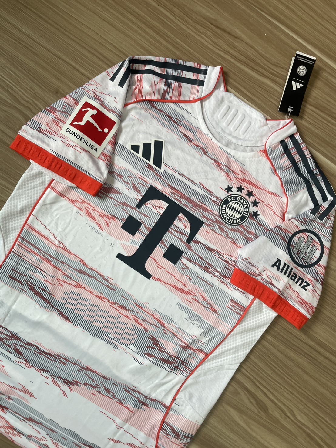 เสื้อฟุตบอลบาเยิน พร้อมชื่อ เบอร์ + อามลีค PLAYER 2025