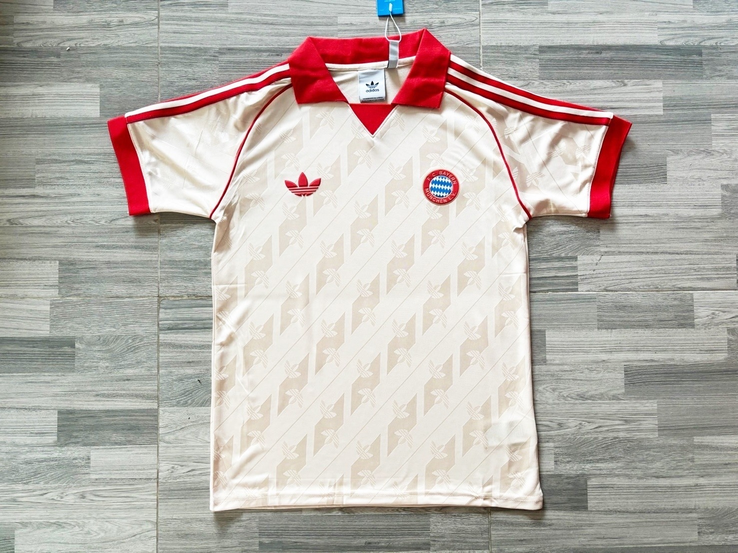 เสื้อฟุตบอลย้อนยุค ยูเวนตุส เกรดเเฟนบอล