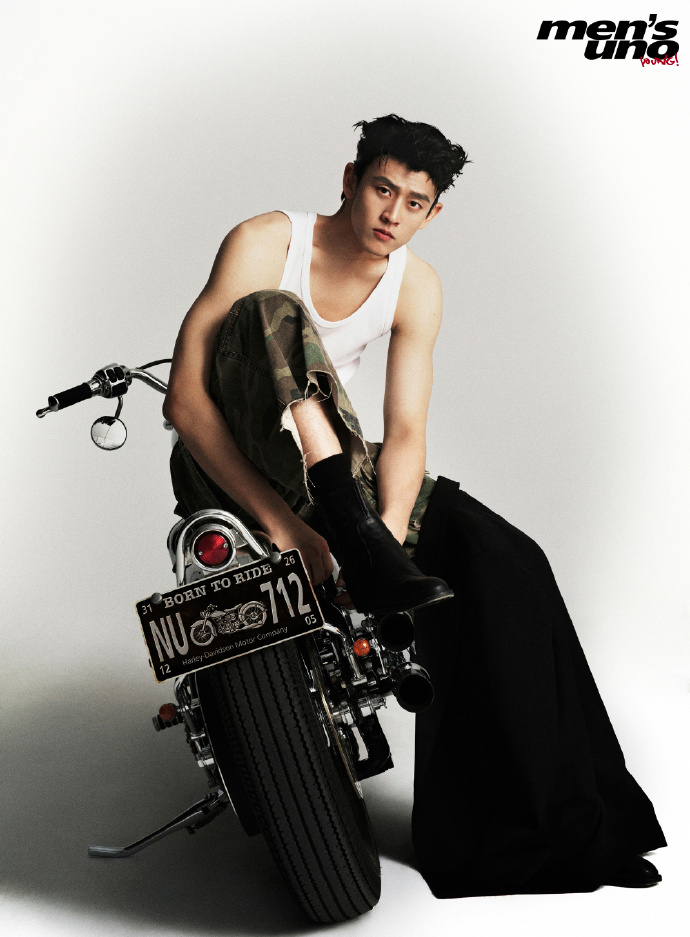 Pre - นิตยสาร Men’s Uno Young! หวังเทียนเฉิน WangTianChen 2025 +การ์ด ปลูกรักพักใจใต้ต้นมะกอกขาว