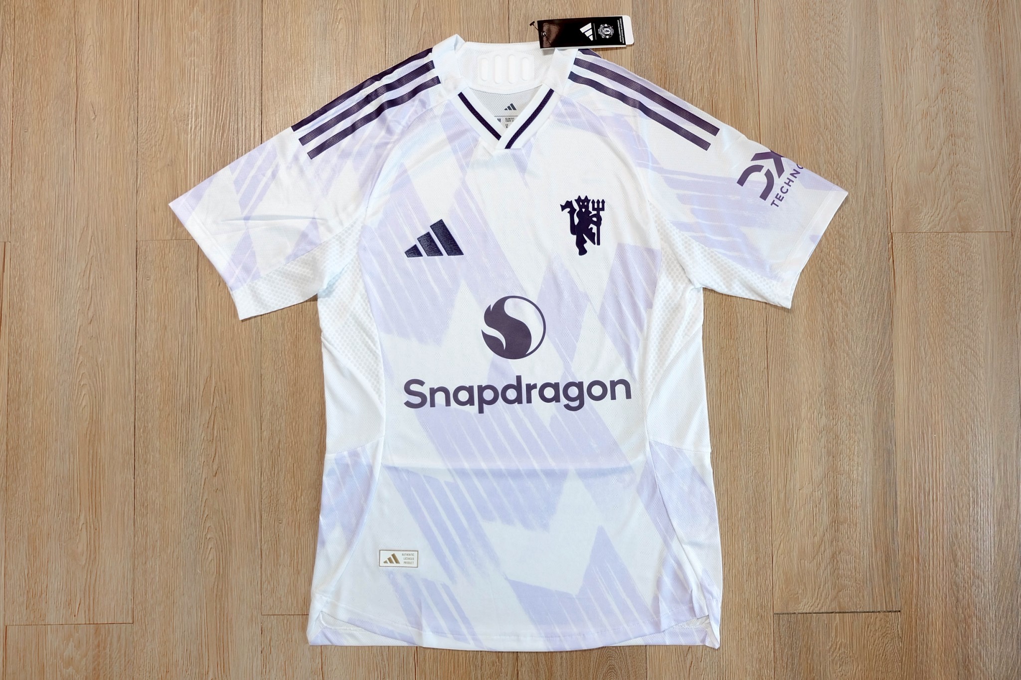เสื้อฟุตบอลเเมนยู เยือน สีขาว Player Version Manchester United Away Jersey เกรดนักเตะ Player Edition 2026