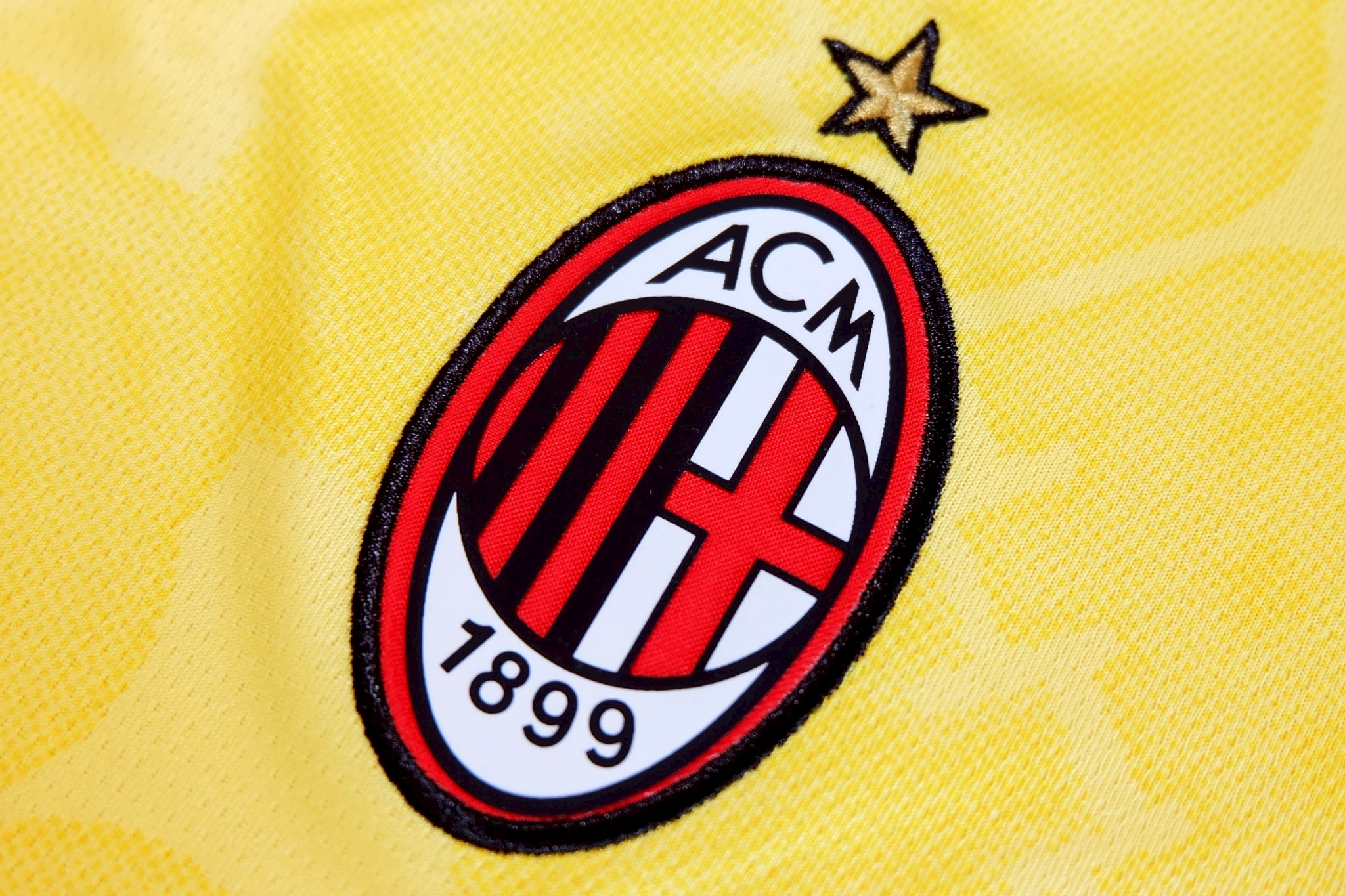 เสื้อฟุตบอล เอซี มิลาน เยือน สีเหลือง Fans Edition เกรดแฟนบอล 2025