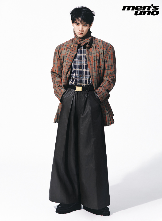 Pre - นิตยสาร men's uno โจวอี้หราน ZhouYiran 2024+โปสพับ อฟช.