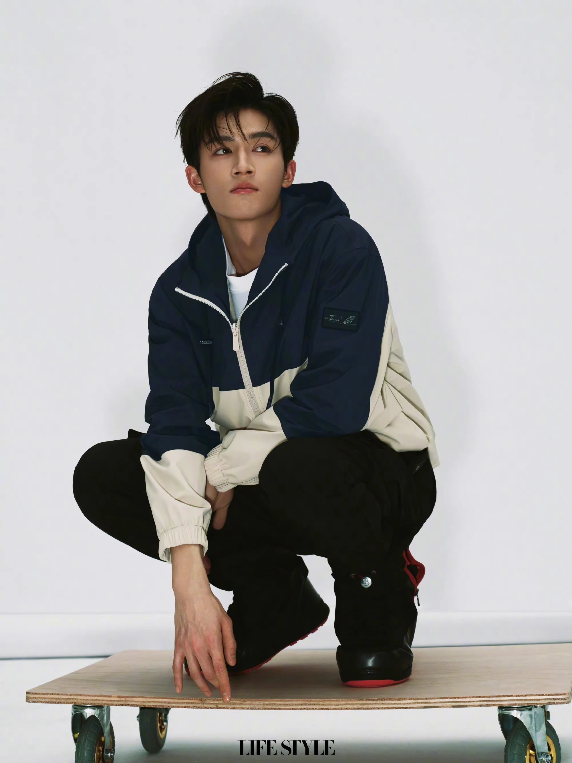 Pre - นิตยสาร Lifestyle 精品购物指南 หวังซิงเยว่ WangXingyue 3/2024