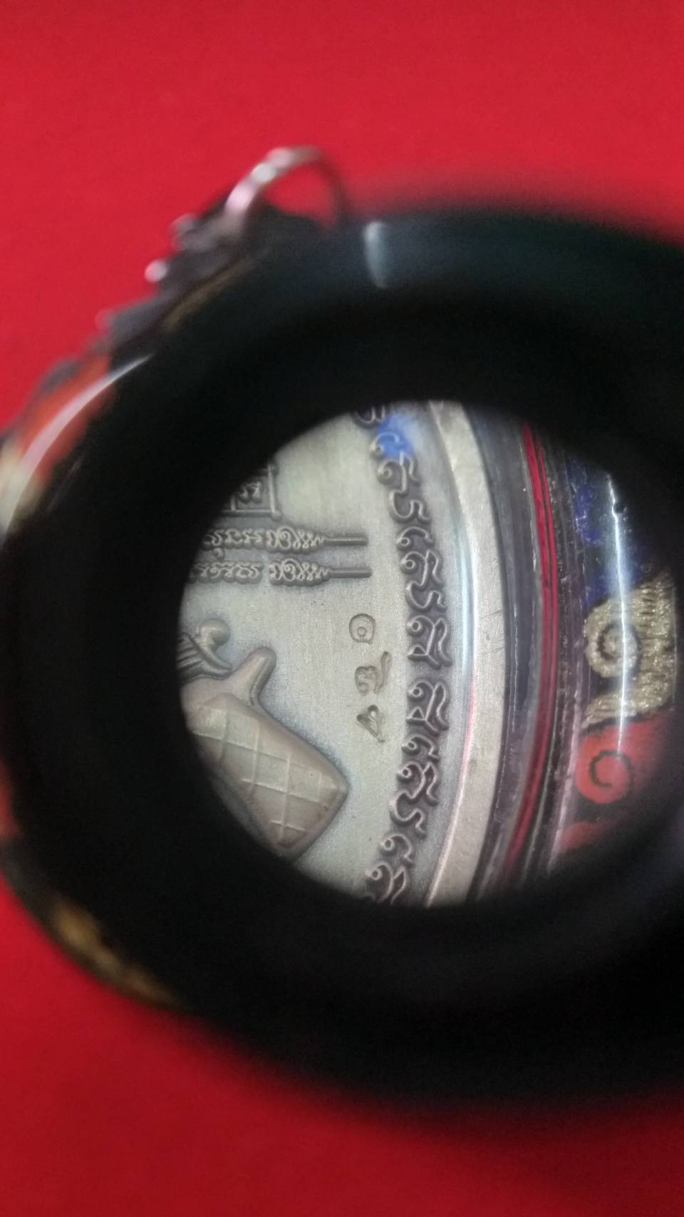 เหรียญรุ่น รวย 9 แชะ เนื้อเงินซาติน ลงยาลายธงชาติ หลวงพ่อพัฒน์ วัดห้วยด้วน เลี่ยมเลเซอร์พร้อมใช้