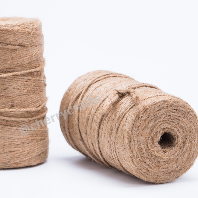 เชือกกระสอบเกรด A+ ม้วนเล็ก หนัก 0.5 กิโลกรัม สีน้ำตาลยังไม่ฟอกไม่มีผุ่นและไม่มีกลิ่นเหม็น