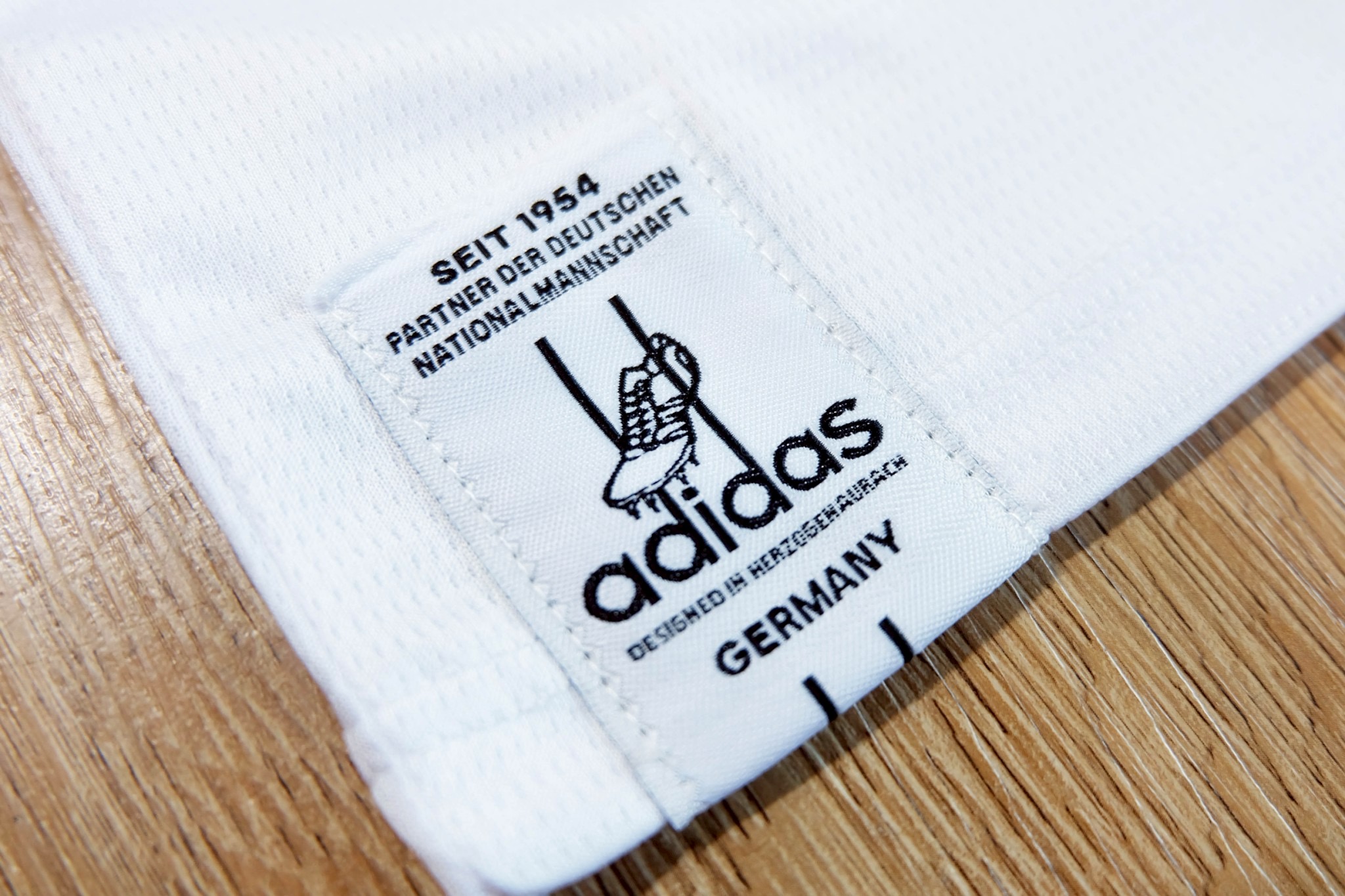 2026-27 มาใหม่เสื้อฟุตบอลทีมชาติเยอรมัน สีขาว สำหรับผู้ชาย Fans Edition เกรดแฟนบอล Size S-2XL