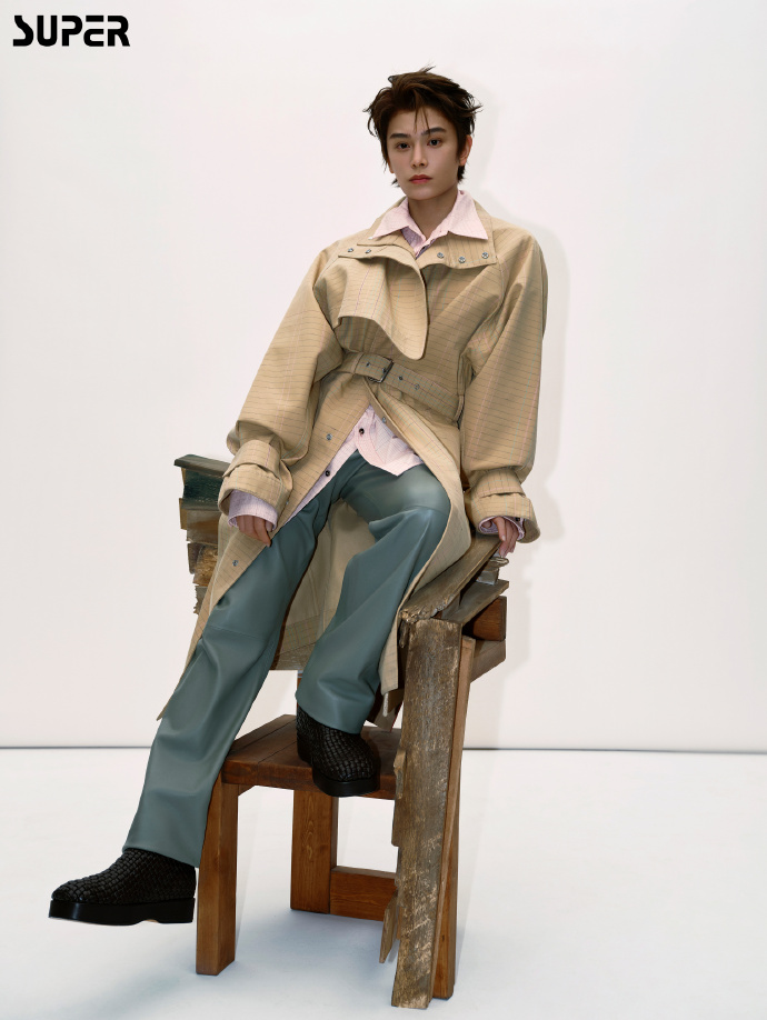 Pre - นิตยสาร SUPER DingYuxi ติงอวี่ซี 丁禹兮 2024