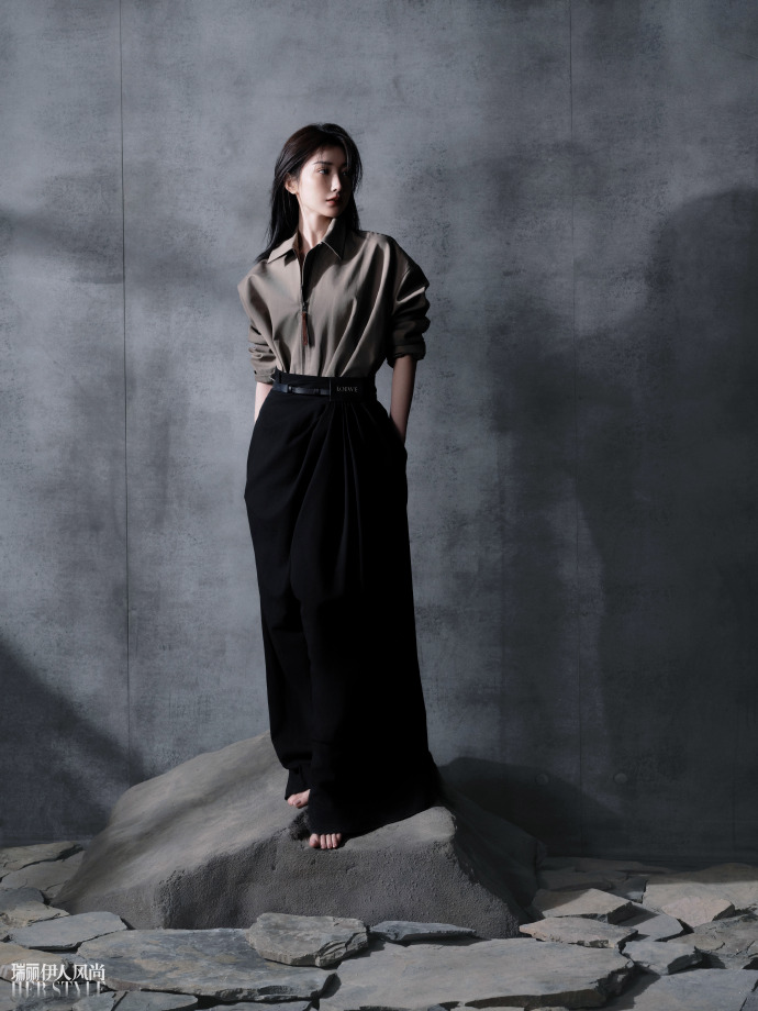 Pre - [瑞丽伊人风尚] นิตยสาร Herstyle เหมาเสี่ยวถง MaoXiaoTong 2025