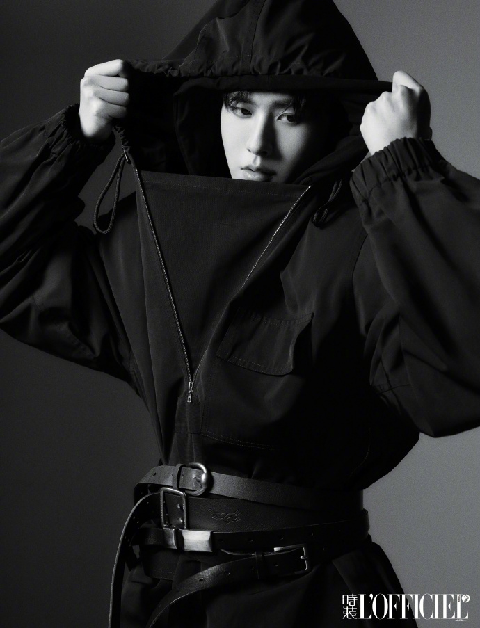 Pre - นิตยสาร L’Officiel China เถียนเจียรุ่ย 田嘉瑞 TianJiarui 2025+การ์ด