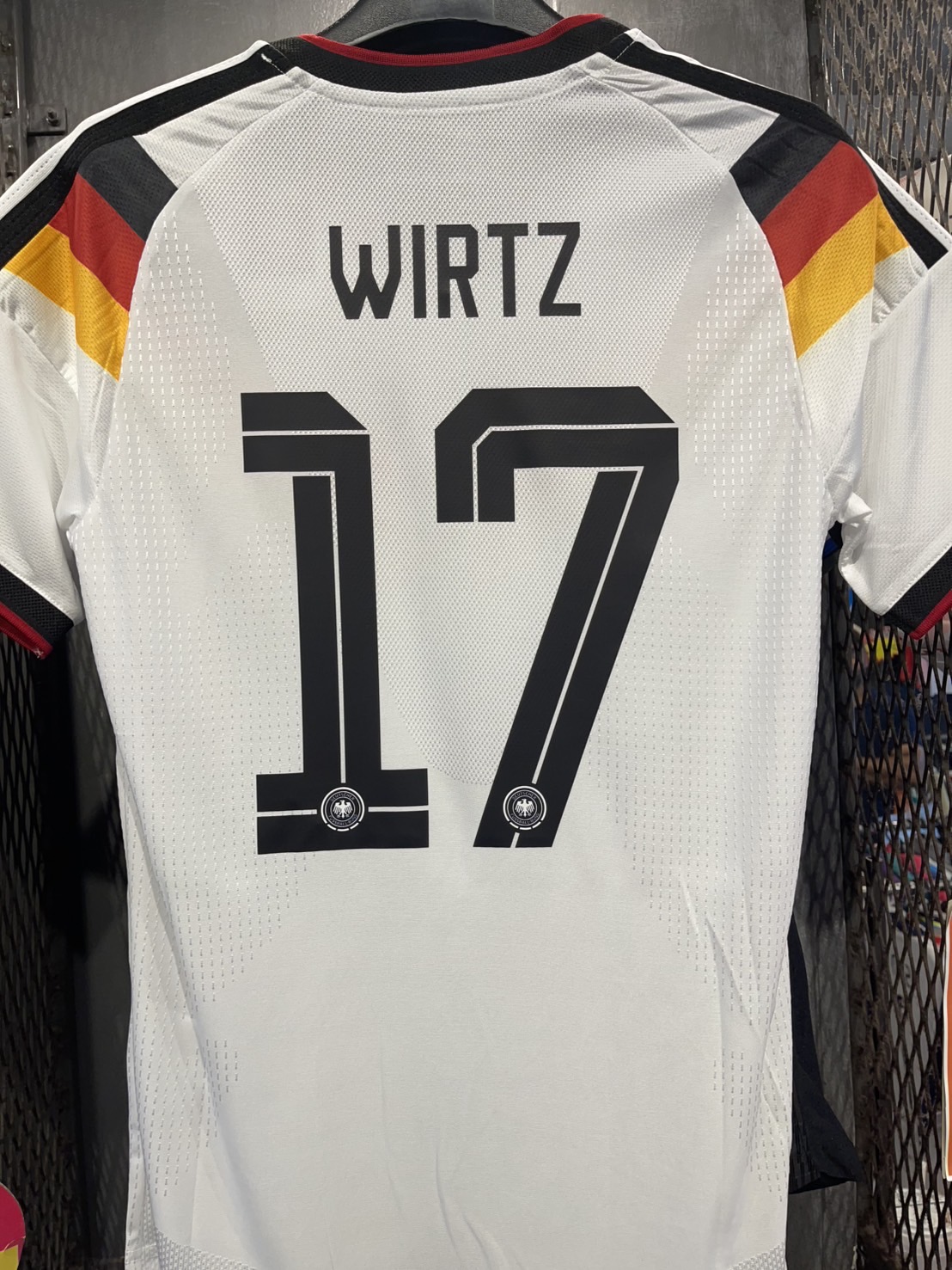 2026-27 มาใหม่เสื้อฟุตบอลทีมชาติเยอรมัน สีขาว สำหรับผู้ชาย Fans Edition เกรดแฟนบอล Size S-2XL พร้อมชื่อ เบอร์ WIRTZ # 17