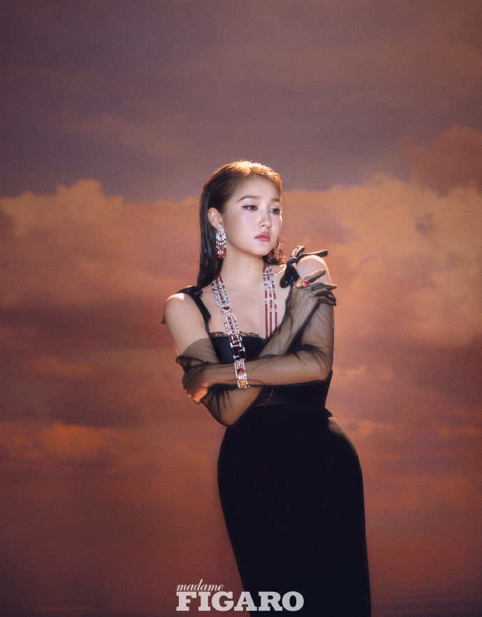 Pre - นิตยสาร Madame Figaro กวนเสี่ยวถง GuanXiaotong 关晓彤 2024