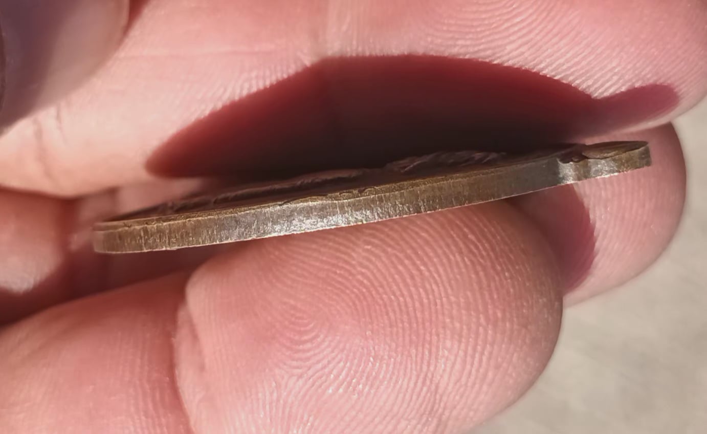 เหรียญสมเด็จพระเจ้าตากสินมหาราช เนื้อทองแดง ปี 2518 จ.จันทบุรี (หลวงปู่ทิม ปลุกเสก)